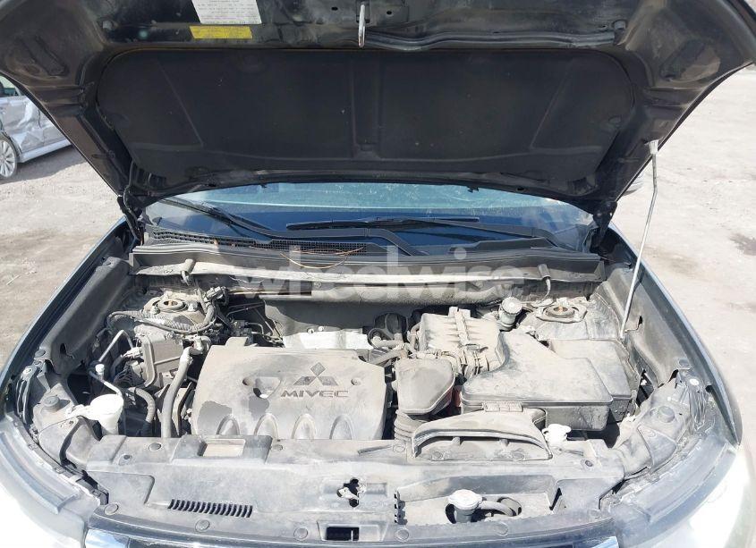 Photo 10 of 2016 Mitsubishi Outlander SEL (VIN JA4AD3A39GZ003885)