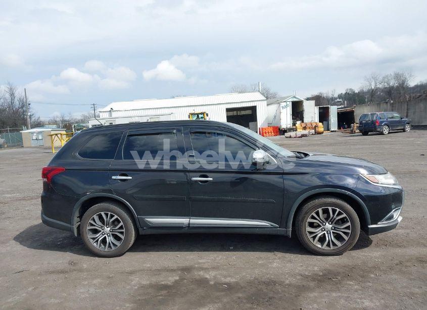 Photo 13 of 2016 Mitsubishi Outlander SEL (VIN JA4AD3A39GZ003885)