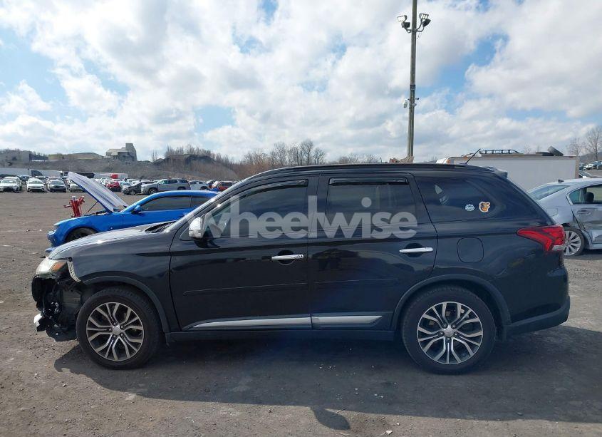 Photo 14 of 2016 Mitsubishi Outlander SEL (VIN JA4AD3A39GZ003885)