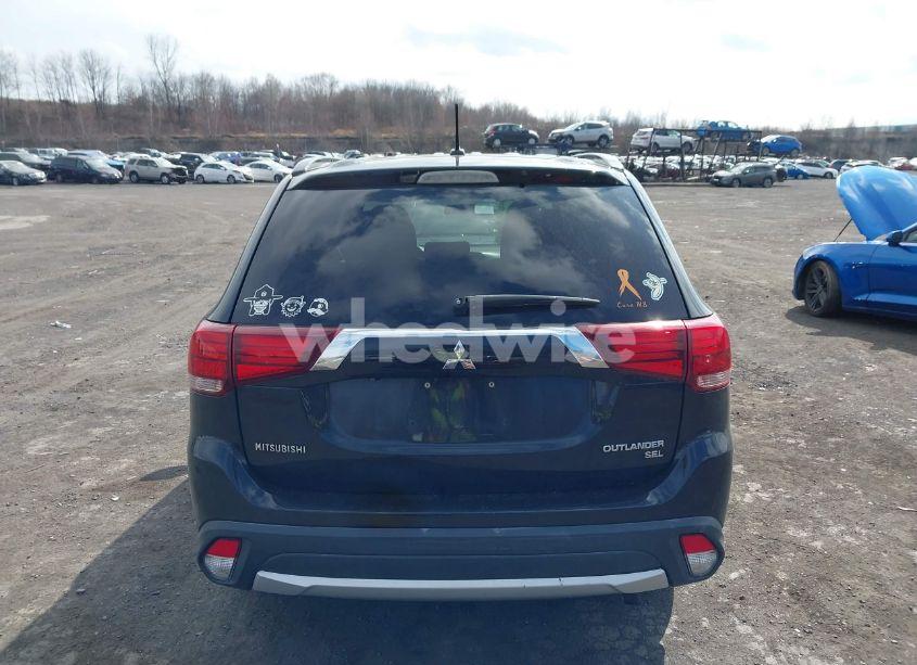 Photo 16 of 2016 Mitsubishi Outlander SEL (VIN JA4AD3A39GZ003885)