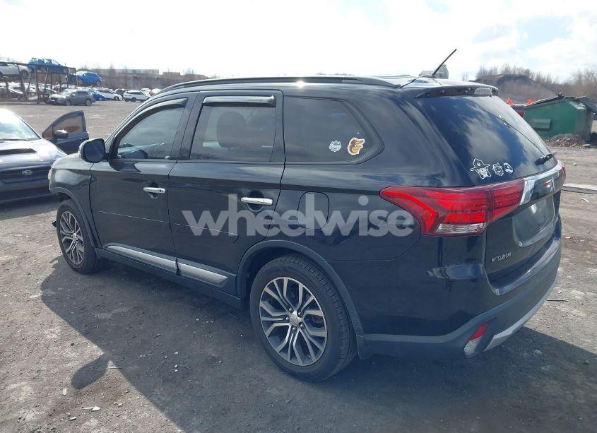 Photo 3 of 2016 Mitsubishi Outlander SEL (VIN JA4AD3A39GZ003885)