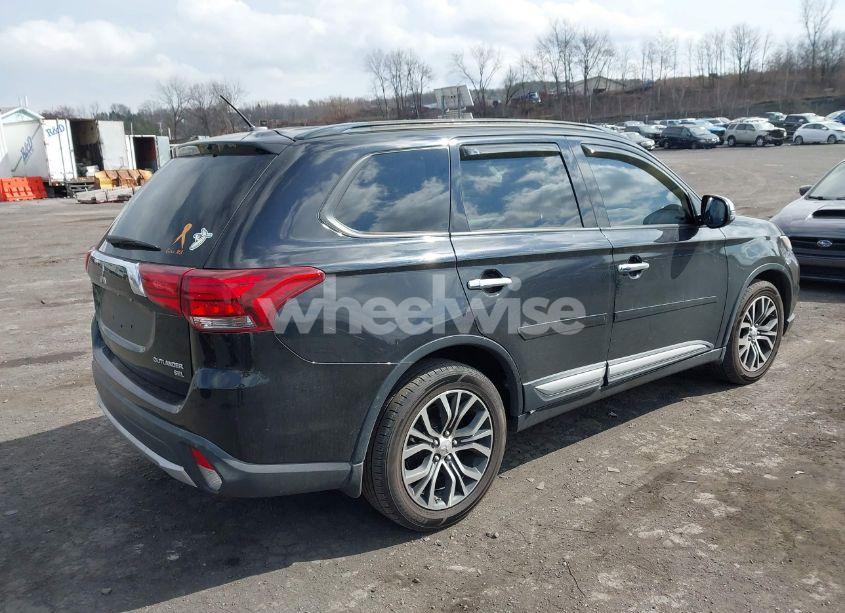 Photo 4 of 2016 Mitsubishi Outlander SEL (VIN JA4AD3A39GZ003885)