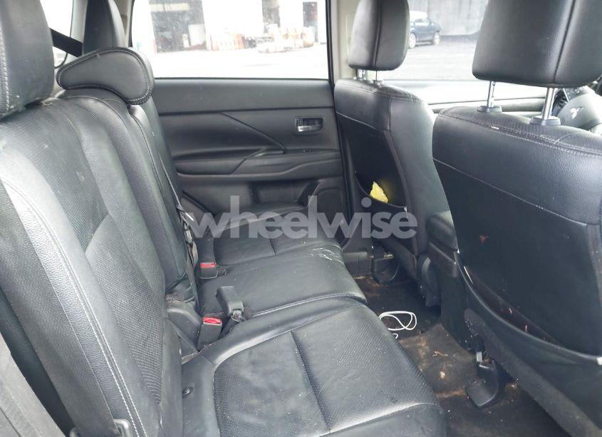 Photo 8 of 2016 Mitsubishi Outlander SEL (VIN JA4AD3A39GZ003885)