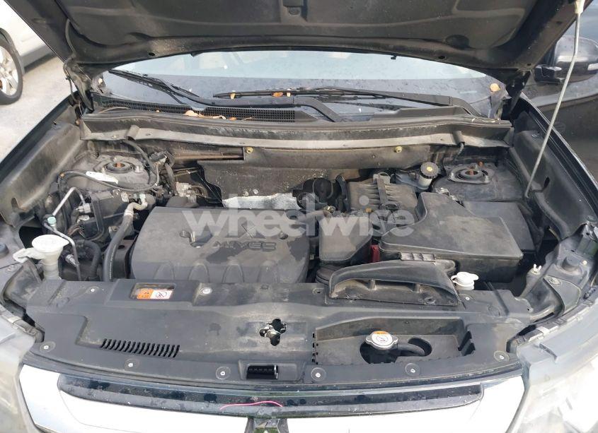 Photo 10 of 2016 Mitsubishi Outlander SE/SEL (VIN JA4AD3A39GZ010562)