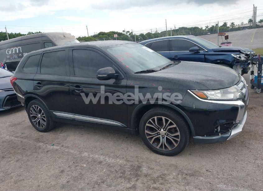 Photo 13 of 2016 Mitsubishi Outlander SE/SEL (VIN JA4AD3A39GZ010562)