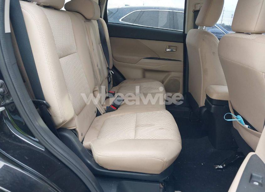 Photo 8 of 2016 Mitsubishi Outlander SE/SEL (VIN JA4AD3A39GZ010562)