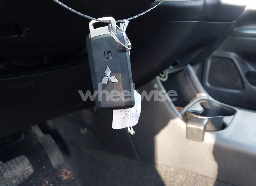 Photo 11 of 2016 Mitsubishi Outlander SE (VIN JA4AD3A39GZ020587)