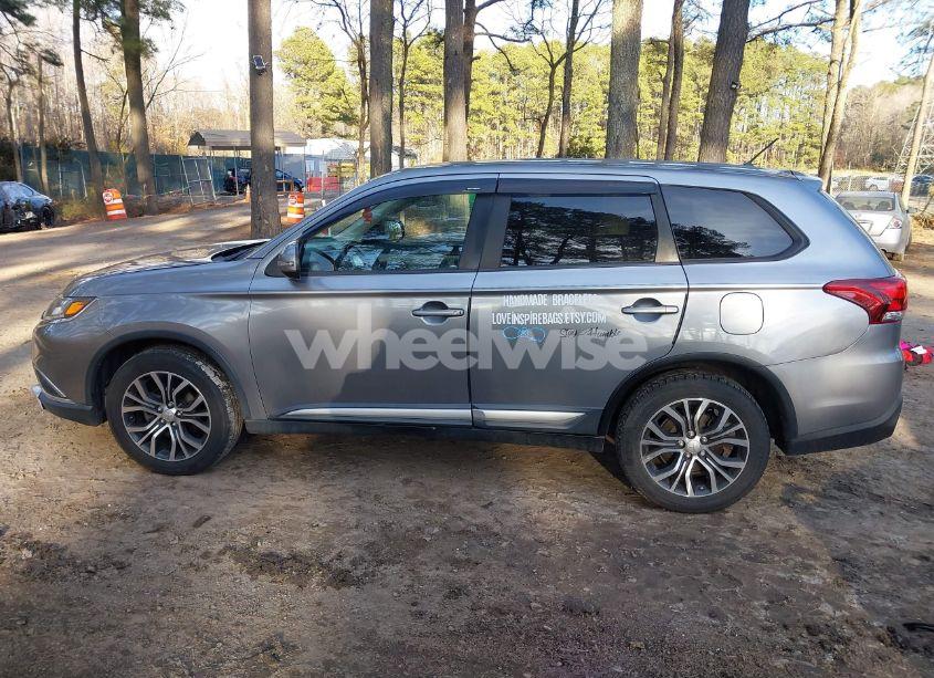 Photo 15 of 2016 Mitsubishi Outlander SE (VIN JA4AD3A39GZ020587)