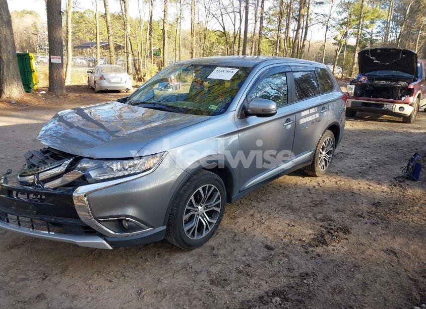 Photo 2 of 2016 Mitsubishi Outlander SE (VIN JA4AD3A39GZ020587)