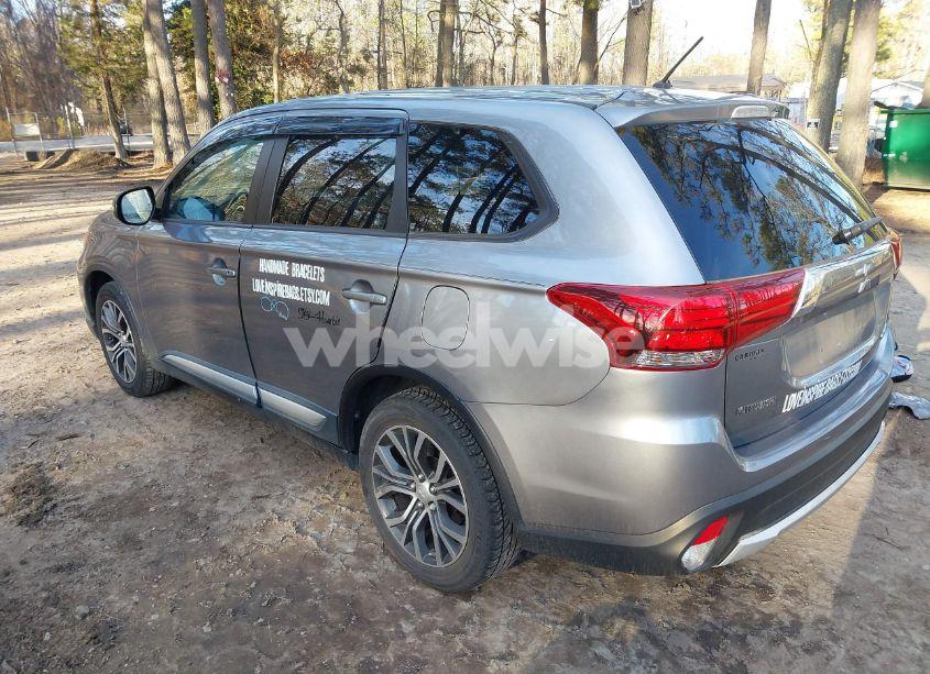 Photo 3 of 2016 Mitsubishi Outlander SE (VIN JA4AD3A39GZ020587)