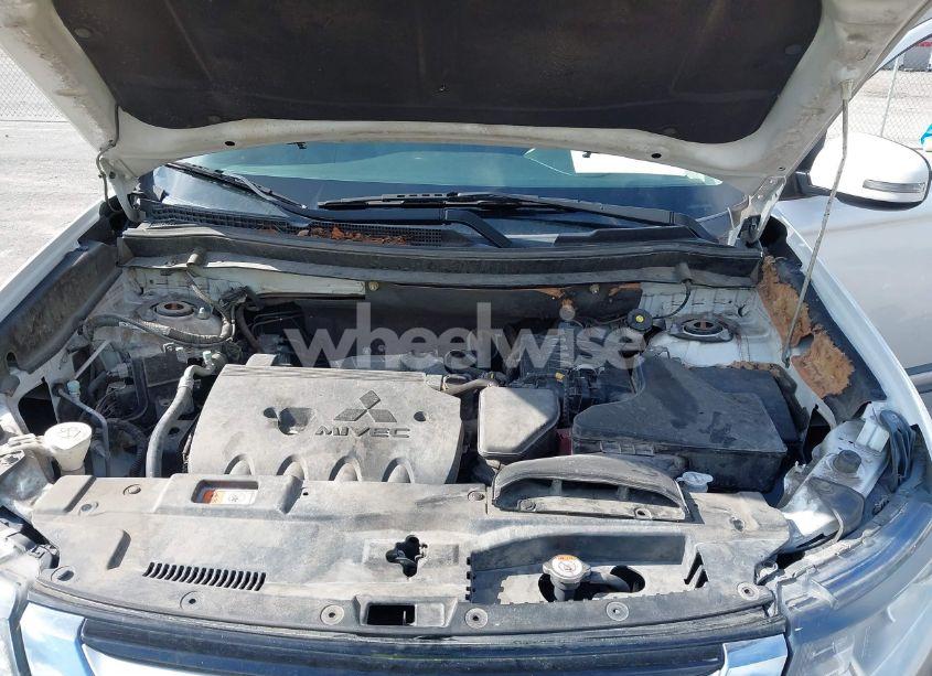 Photo 10 of 2016 Mitsubishi Outlander SE (VIN JA4AD3A39GZ056862)