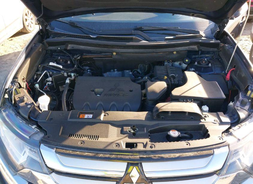 Photo 10 of 2017 Mitsubishi Outlander SEL (VIN JA4AD3A39HZ016251)