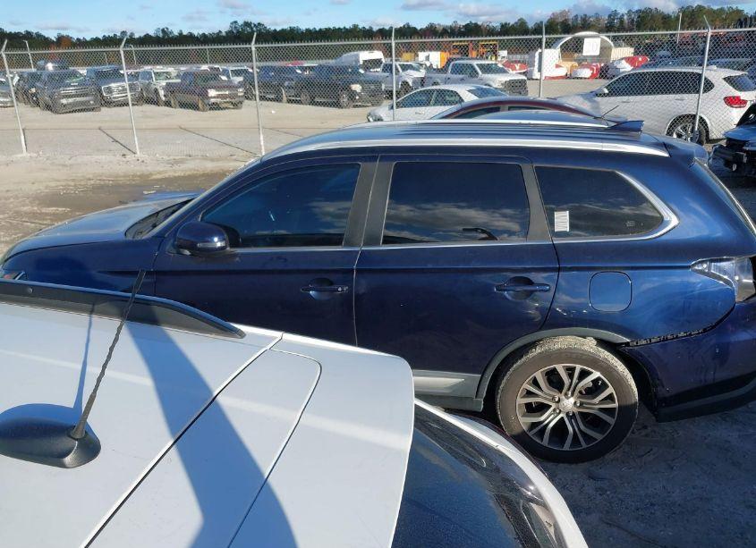 Photo 15 of 2017 Mitsubishi Outlander SEL (VIN JA4AD3A39HZ016251)
