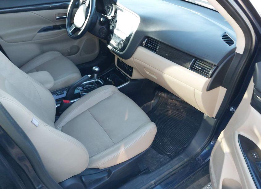 Photo 5 of 2017 Mitsubishi Outlander SEL (VIN JA4AD3A39HZ016251)