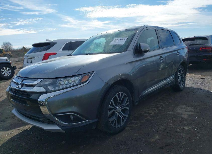 Photo 2 of 2017 Mitsubishi Outlander SE (VIN JA4AD3A39HZ022132)