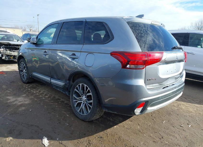 Photo 3 of 2017 Mitsubishi Outlander SE (VIN JA4AD3A39HZ022132)