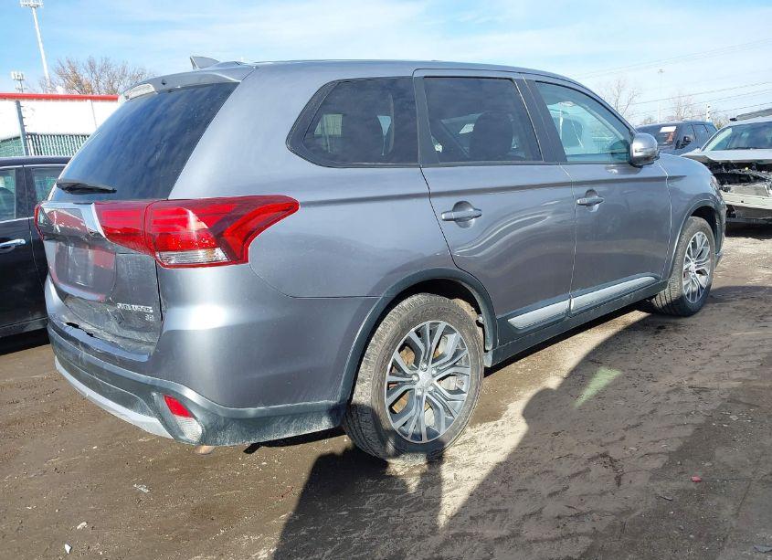 Photo 4 of 2017 Mitsubishi Outlander SE (VIN JA4AD3A39HZ022132)