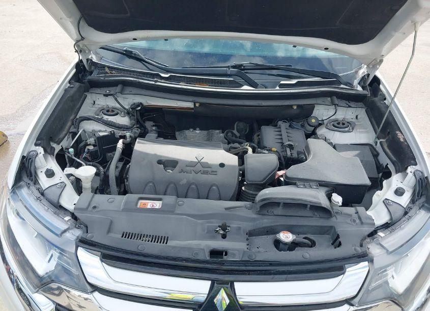 Photo 10 of 2017 Mitsubishi Outlander SEL (VIN JA4AD3A39HZ058905)