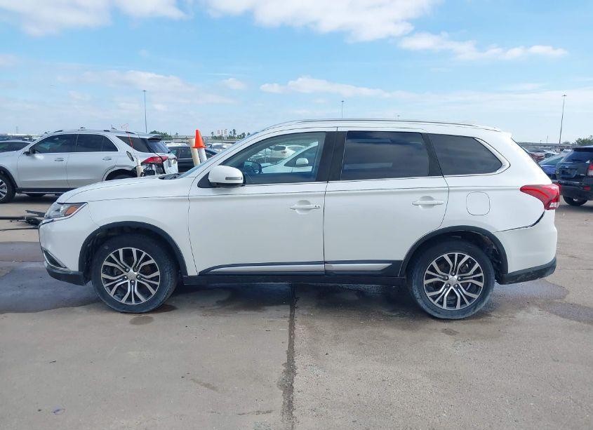 Photo 14 of 2017 Mitsubishi Outlander SEL (VIN JA4AD3A39HZ058905)