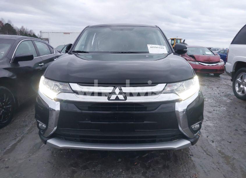 Photo 12 of 2018 Mitsubishi Outlander SE (VIN JA4AD3A39JZ003201)