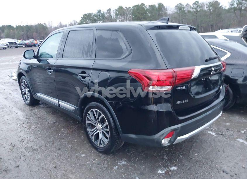 Photo 3 of 2018 Mitsubishi Outlander SE (VIN JA4AD3A39JZ003201)