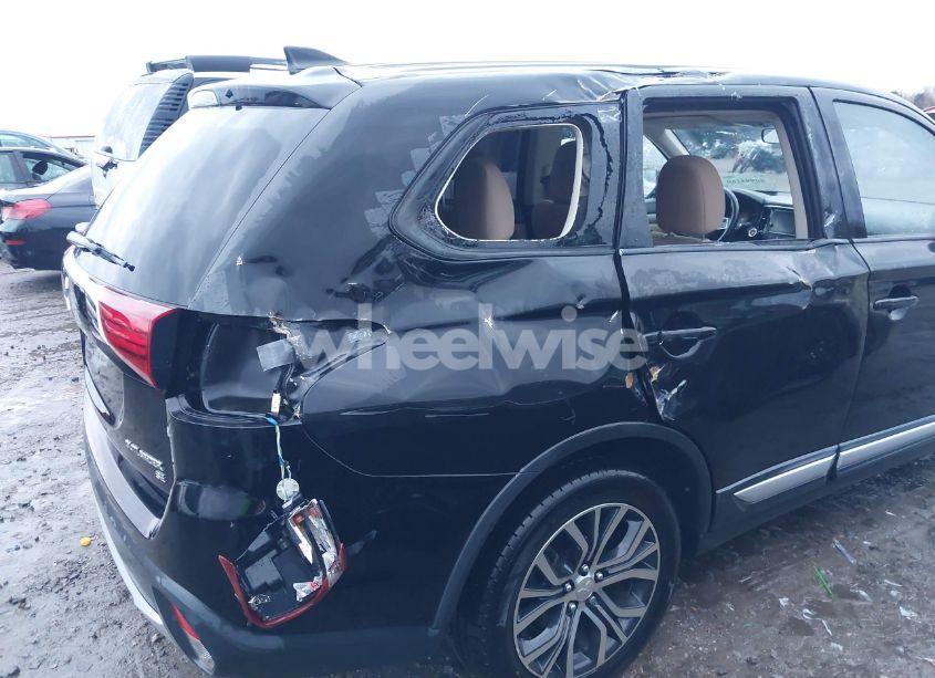 Photo 6 of 2018 Mitsubishi Outlander SE (VIN JA4AD3A39JZ003201)