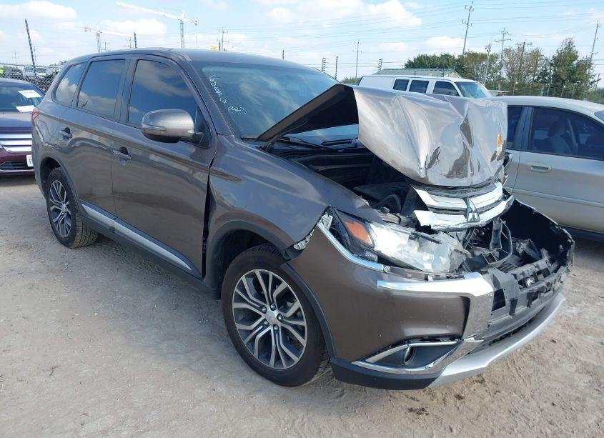 2018 Mitsubishi Outlander SE (VIN JA4AD3A39JZ009452) main photo