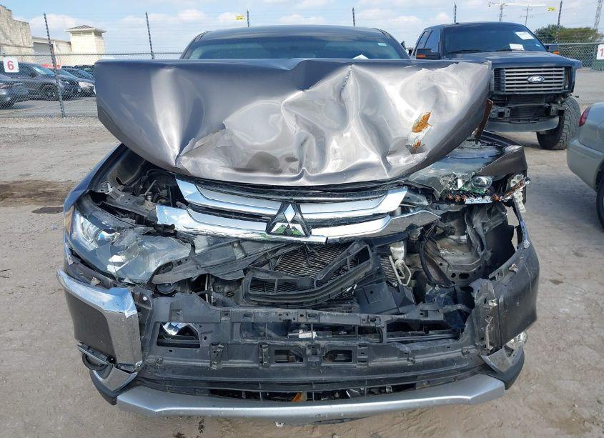 Photo 12 of 2018 Mitsubishi Outlander SE (VIN JA4AD3A39JZ009452)