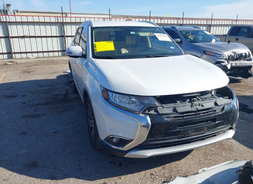 2018 Mitsubishi Outlander SEL (VIN JA4AD3A39JZ010200) main photo