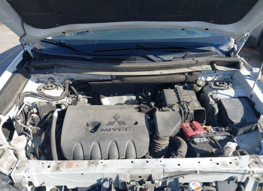 Photo 10 of 2018 Mitsubishi Outlander SEL (VIN JA4AD3A39JZ010200)