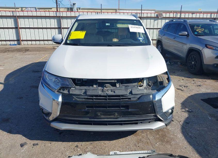 Photo 12 of 2018 Mitsubishi Outlander SEL (VIN JA4AD3A39JZ010200)