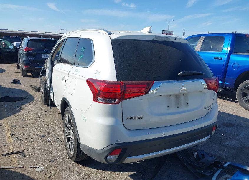 Photo 3 of 2018 Mitsubishi Outlander SEL (VIN JA4AD3A39JZ010200)