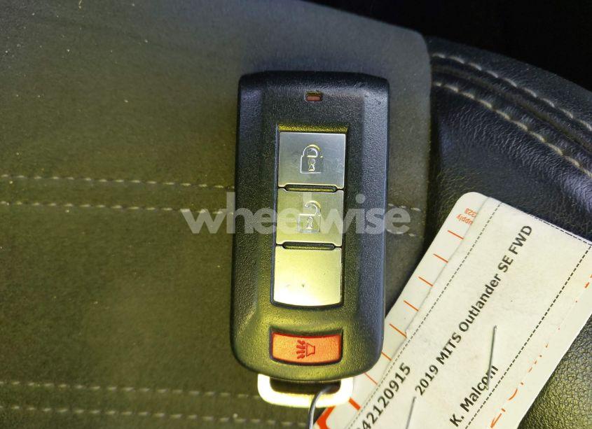 Photo 11 of 2019 Mitsubishi Outlander SE (VIN JA4AD3A39KZ013809)