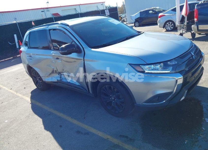 2019 Mitsubishi Outlander LE (VIN JA4AD3A39KZ028990) main photo