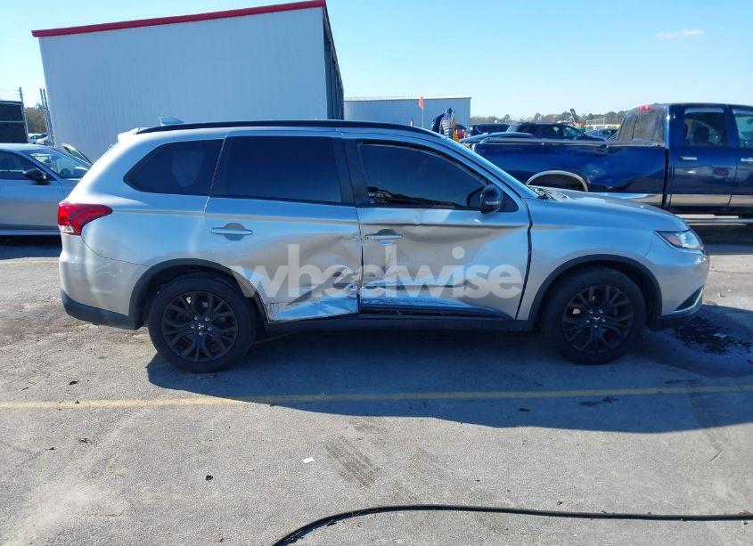 Photo 13 of 2019 Mitsubishi Outlander LE (VIN JA4AD3A39KZ028990)