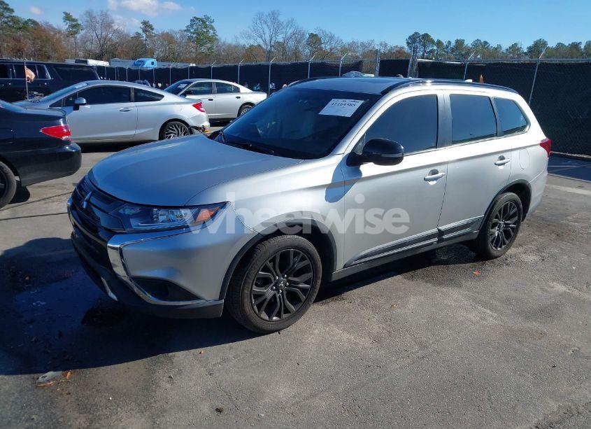 Photo 2 of 2019 Mitsubishi Outlander LE (VIN JA4AD3A39KZ028990)