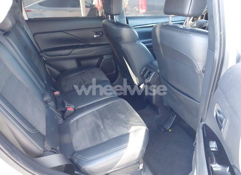 Photo 8 of 2019 Mitsubishi Outlander LE (VIN JA4AD3A39KZ028990)