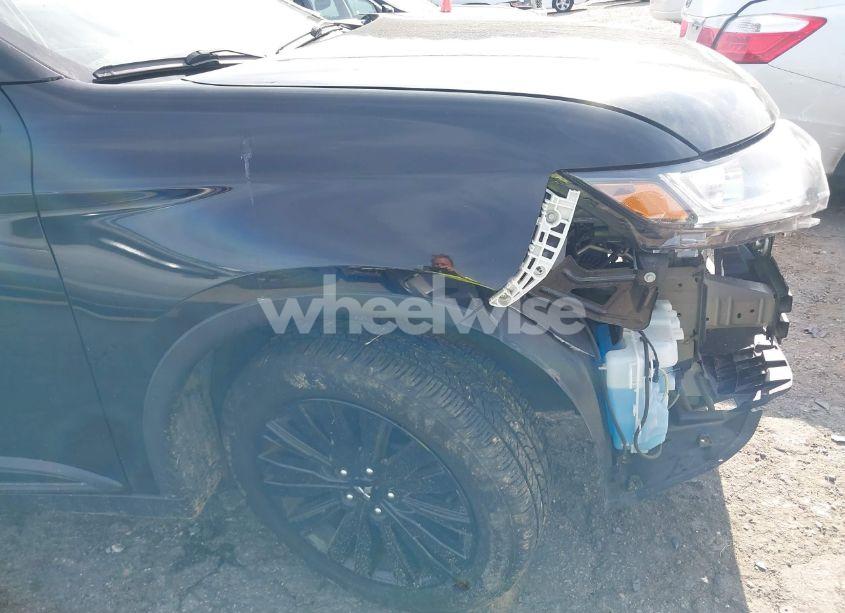 Photo 19 of 2020 Mitsubishi Outlander LE 2.4/SE 2.4/SEL 2.4/SP 2.4 (VIN JA4AD3A39LZ031129)