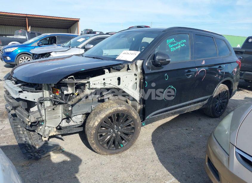 Photo 2 of 2020 Mitsubishi Outlander LE 2.4/SE 2.4/SEL 2.4/SP 2.4 (VIN JA4AD3A39LZ031129)