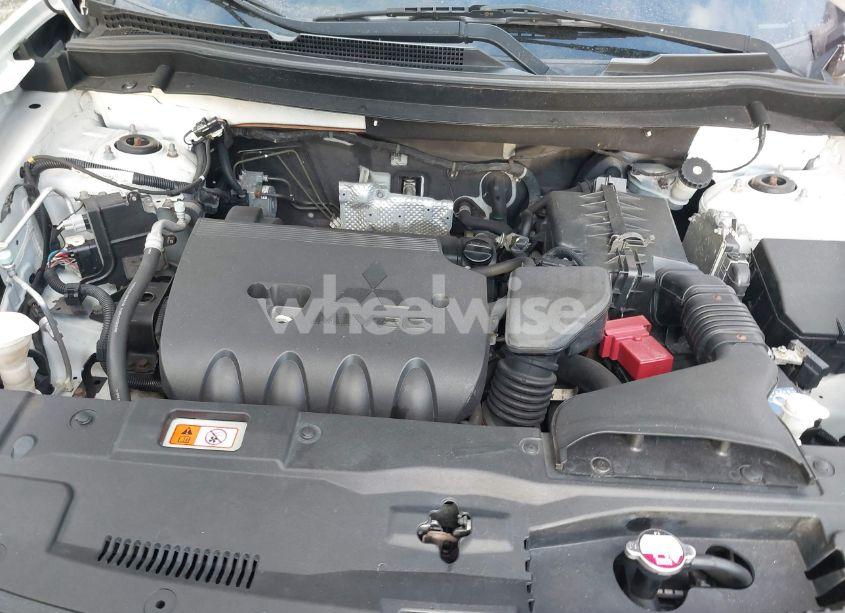 Photo 10 of 2014 Mitsubishi Outlander SE (VIN JA4AD3A3XEZ009689)