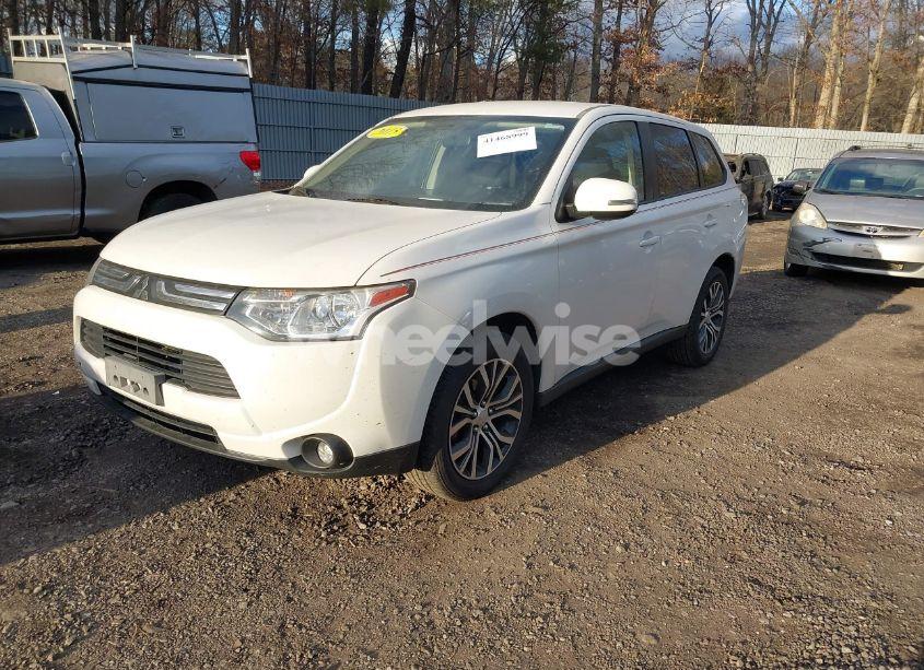 Photo 2 of 2014 Mitsubishi Outlander SE (VIN JA4AD3A3XEZ009689)