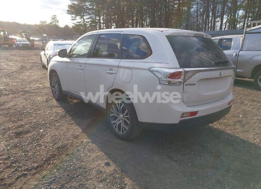Photo 3 of 2014 Mitsubishi Outlander SE (VIN JA4AD3A3XEZ009689)