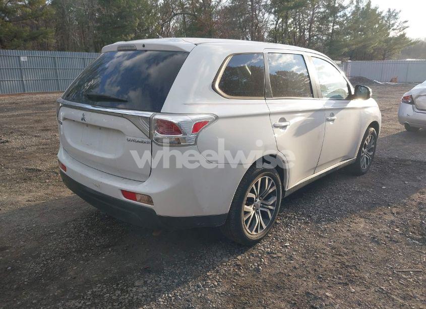 Photo 4 of 2014 Mitsubishi Outlander SE (VIN JA4AD3A3XEZ009689)