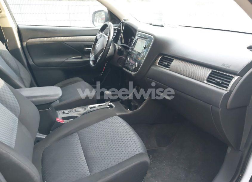 Photo 5 of 2014 Mitsubishi Outlander SE (VIN JA4AD3A3XEZ009689)