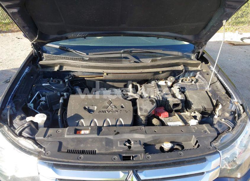 Photo 10 of 2015 Mitsubishi Outlander SE (VIN JA4AD3A3XFZ006776)