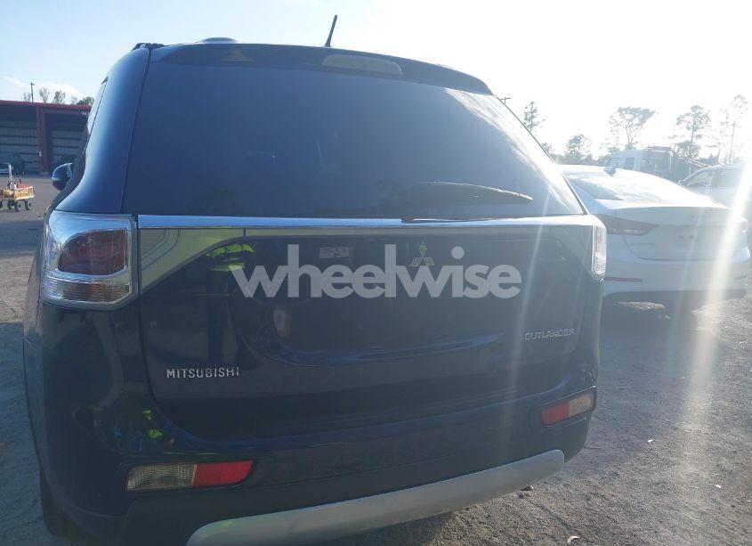 Photo 12 of 2015 Mitsubishi Outlander SE (VIN JA4AD3A3XFZ006776)