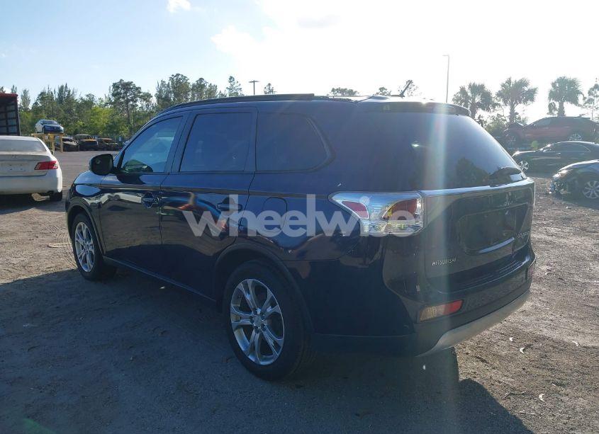 Photo 3 of 2015 Mitsubishi Outlander SE (VIN JA4AD3A3XFZ006776)