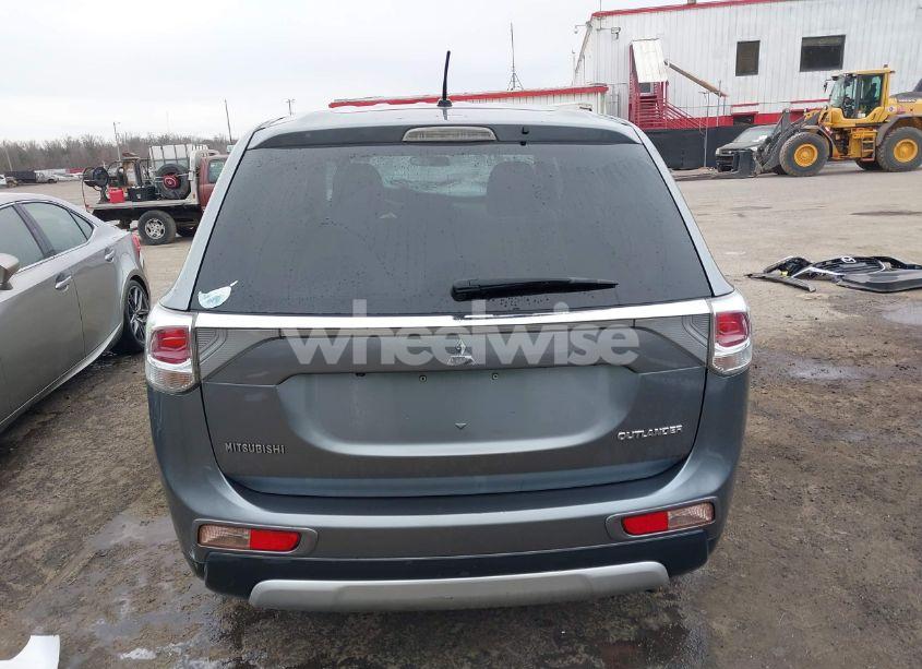 Photo 15 of 2015 Mitsubishi Outlander SE (VIN JA4AD3A3XFZ009385)