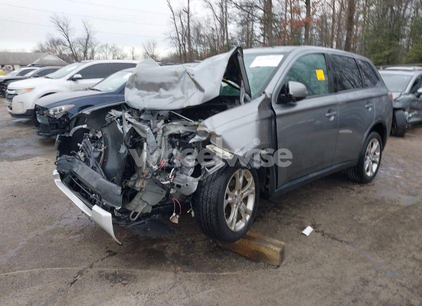 Photo 2 of 2015 Mitsubishi Outlander SE (VIN JA4AD3A3XFZ009385)