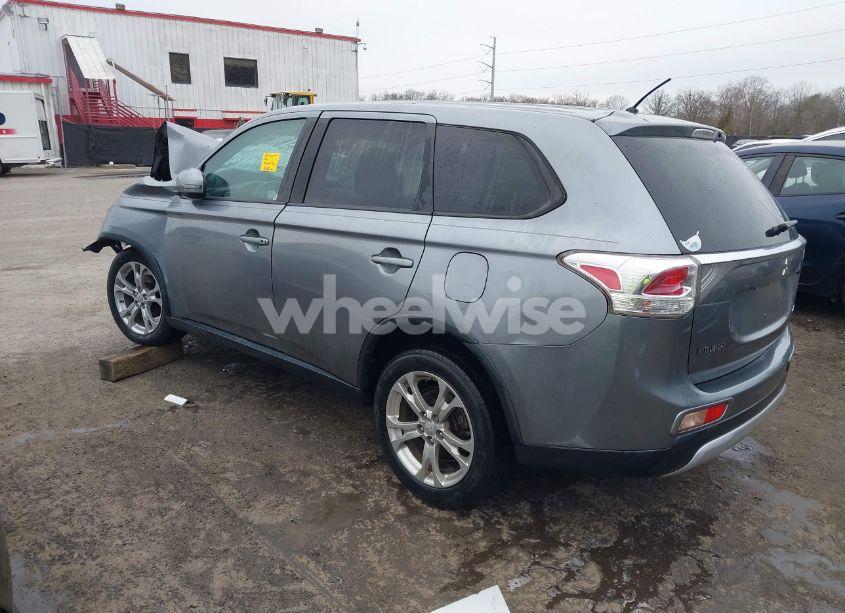 Photo 3 of 2015 Mitsubishi Outlander SE (VIN JA4AD3A3XFZ009385)
